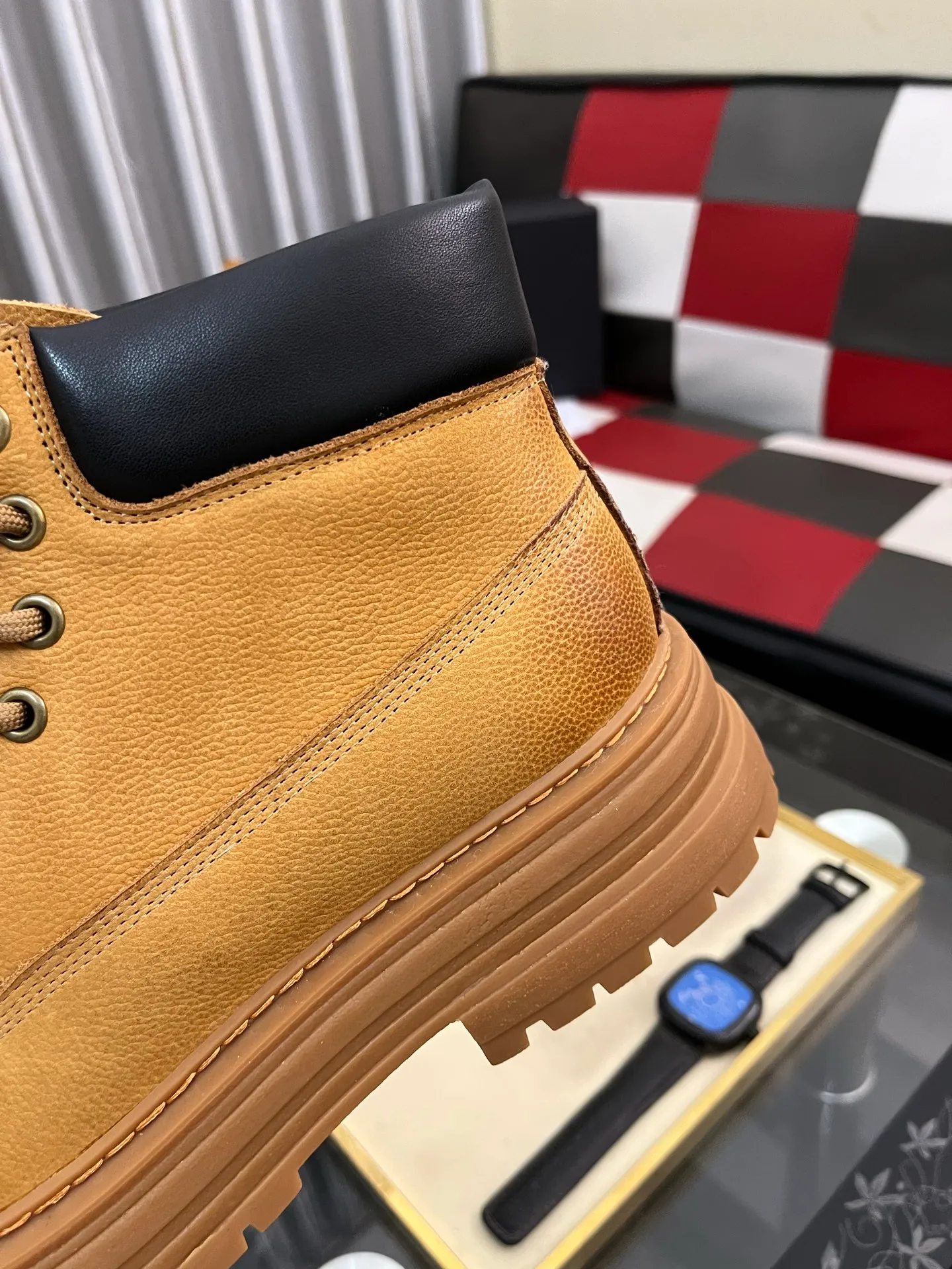 Men's Men's Shoes 💰660⌚️⌚️New UGG fur-integrated men's simple and fashionable snow shoes. The most worth buying at the end of this year are warm casual shoes. Whether you are out and about at home, their comfortable and warm performance will be your most suitable fashion companion! The material is cowhide upper and imported wool is used inside. Two layers of cowhide for warmth and comfort! The eva+ rubber patch outsole is cushioned, wear-resistant, and has good elasticity. It is light and wear-resistant, comfortable and soft, and the new simple cut is more fashionable. It has both practicality and fashion sense, so you no longer have to worry about how to match it in winter, while still maintaining fashionable taste. High-quality genuine wool produced in Dongguan. The material depends on the details! Size: 38-39-40-41-42-43-44-45